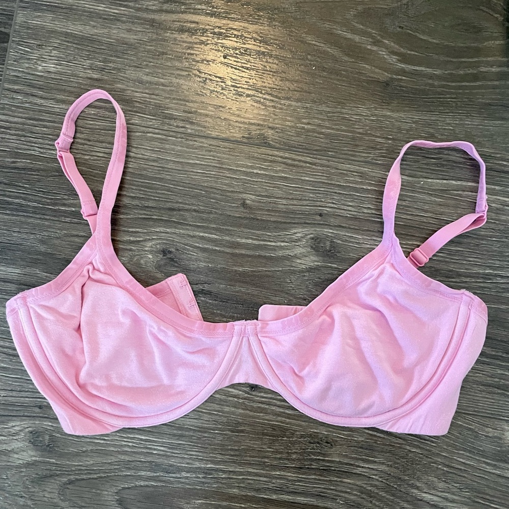 SKIMS bubblegum 34DDD bra